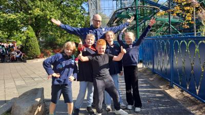 Fem spejdere tilfredse med klaret udfordring i Tivoli